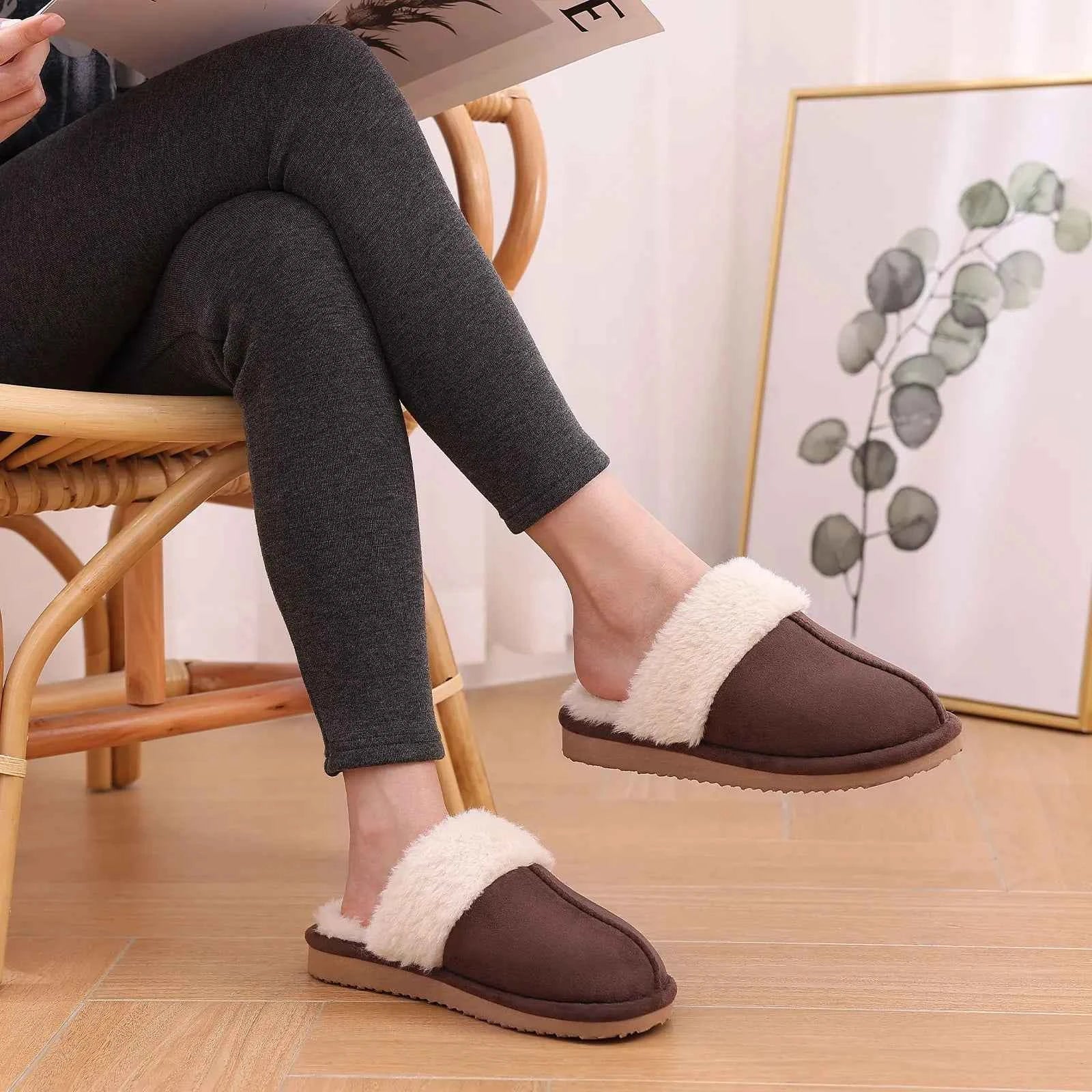 Cozy Women's Fluffy Faux Fur Slippers for Winter Comfort
