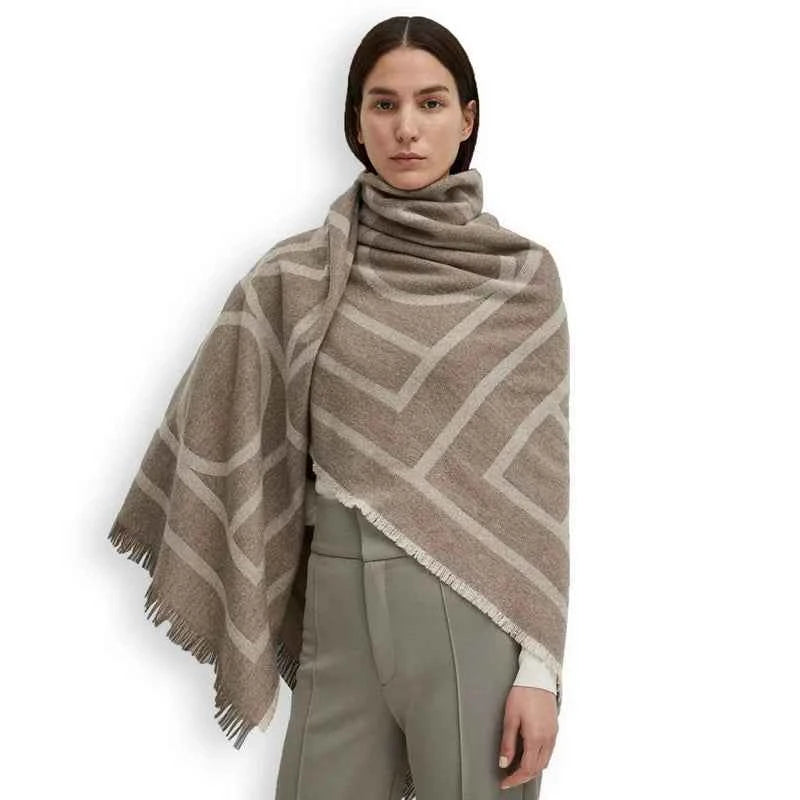 Luxury Cashmere Plaid Scarf – Stylish Four-Season Wrap